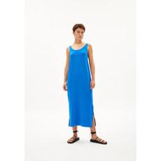 Maeliaa jurk - warm blue via Brand Mission