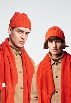 Organic cotton knit hat MORA in red via AFORA.WORLD