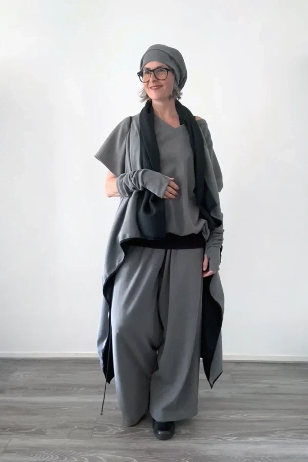 Asymmetrisch vest from Aimmea