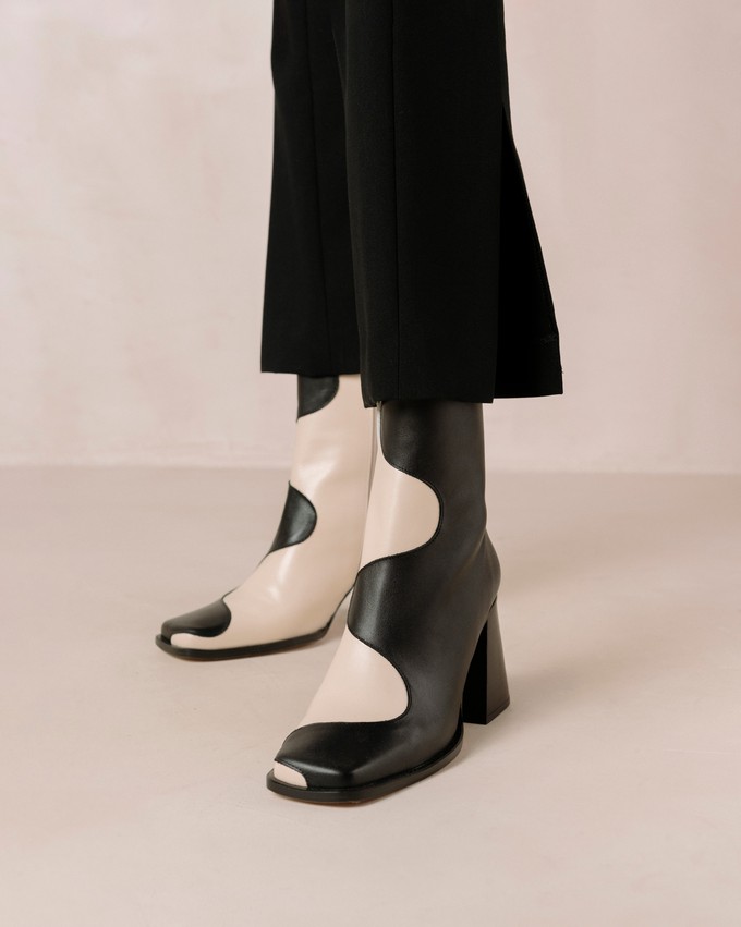 Blair Bicolor Black Cream Ankle Boots from Alohas
