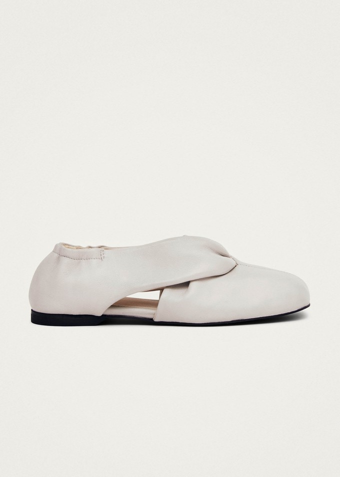Alaula Light Grey Leather Ballet Flats from Alohas