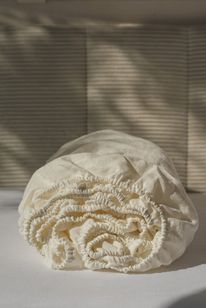 Linen fitted sheet in White from AmourLinen Linen fitted sheet in White from AmourLinen