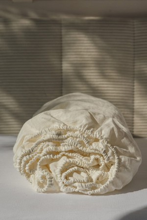 Linen fitted sheet in White from AmourLinen Linen fitted sheet in White from AmourLinen