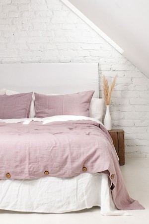 Linen bedding set in Dusty Rose from AmourLinen