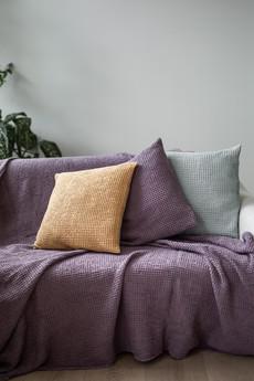 Linen waffle blanket in Dusty Lavender via AmourLinen