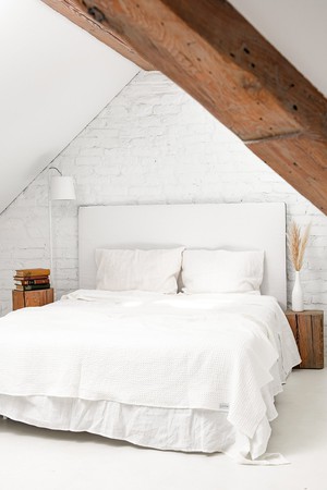 Linen waffle bed throw in White from AmourLinen