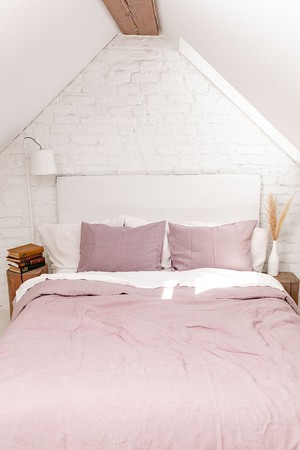 Linen bedding set in Dusty Rose from AmourLinen