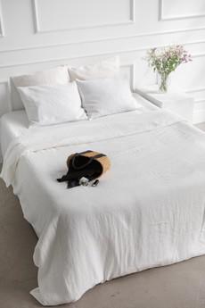 Linen bedding set in White via AmourLinen