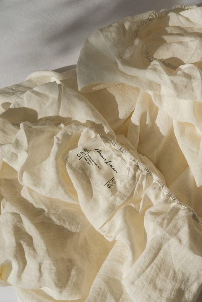 Linen fitted sheet in White from AmourLinen Linen fitted sheet in White from AmourLinen