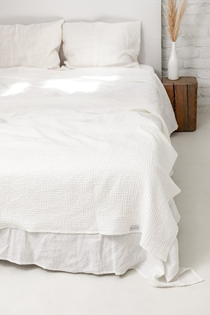 Linen waffle blanket in White from AmourLinen
