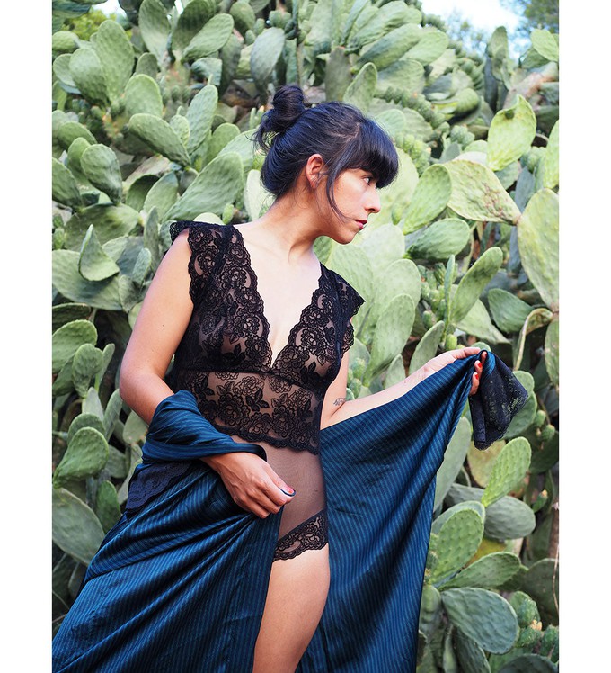 Amara Black Velvet Bodysuit from Anekdot