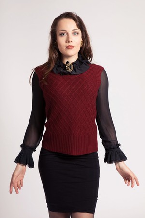 Cabernet Florence Sleeveless Sweater with Diamond Pattern from Asneh