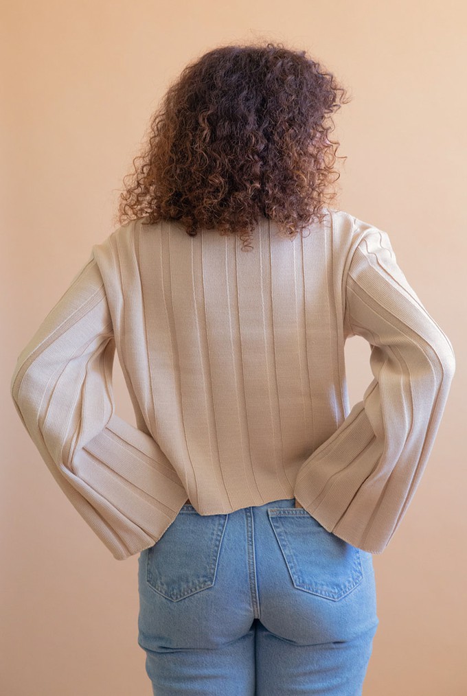 Sweater Nashi beige from avani apparel