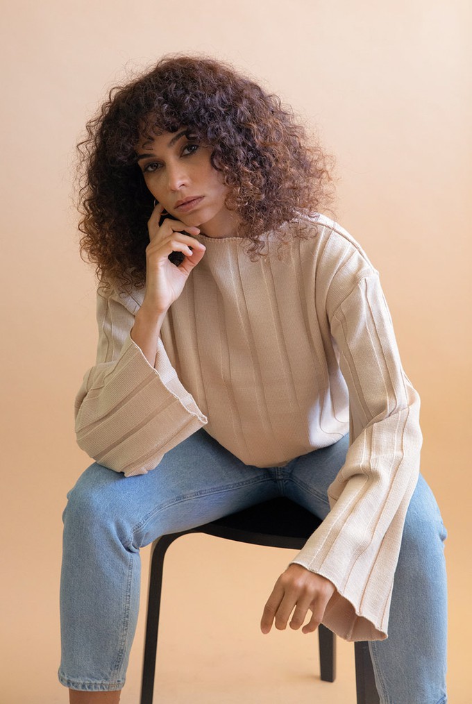 Sweater Nashi beige from avani apparel