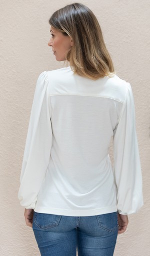 Top Kalmia off-white from avani apparel