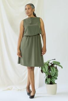 Bella | Sleeveless drapey dress in olive green van AYANI