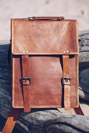 Khara Leren Rugtas 15.5″ from Bagoa Khara Leren Rugtas 15.5″ from Bagoa