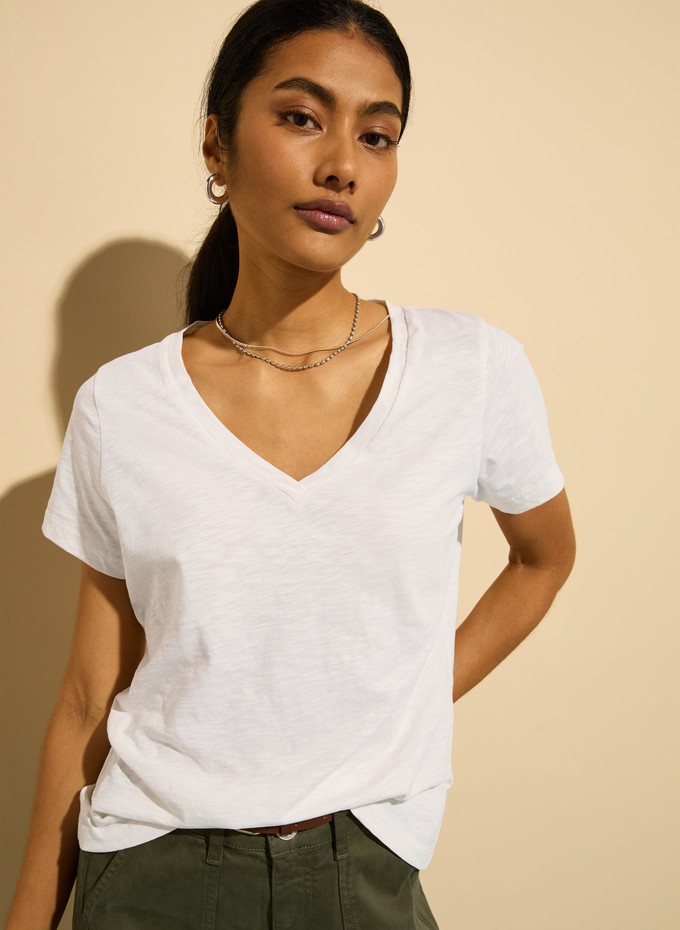 Hanorah Organic V-Neck Tee from Baukjen