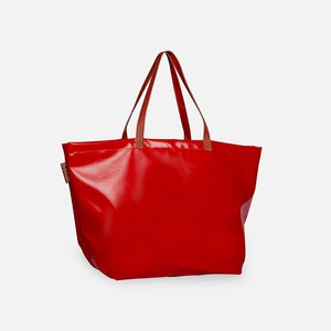 Tote Bags: Gerecycled Zeil met Brandslang Hengsels from BENDL