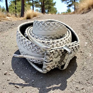 Soigneur White – Upcycled Fietsband Riem | 3,5 cm from BENDL