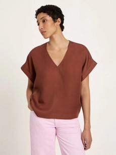 Top tencel - dark mocca via Brand Mission