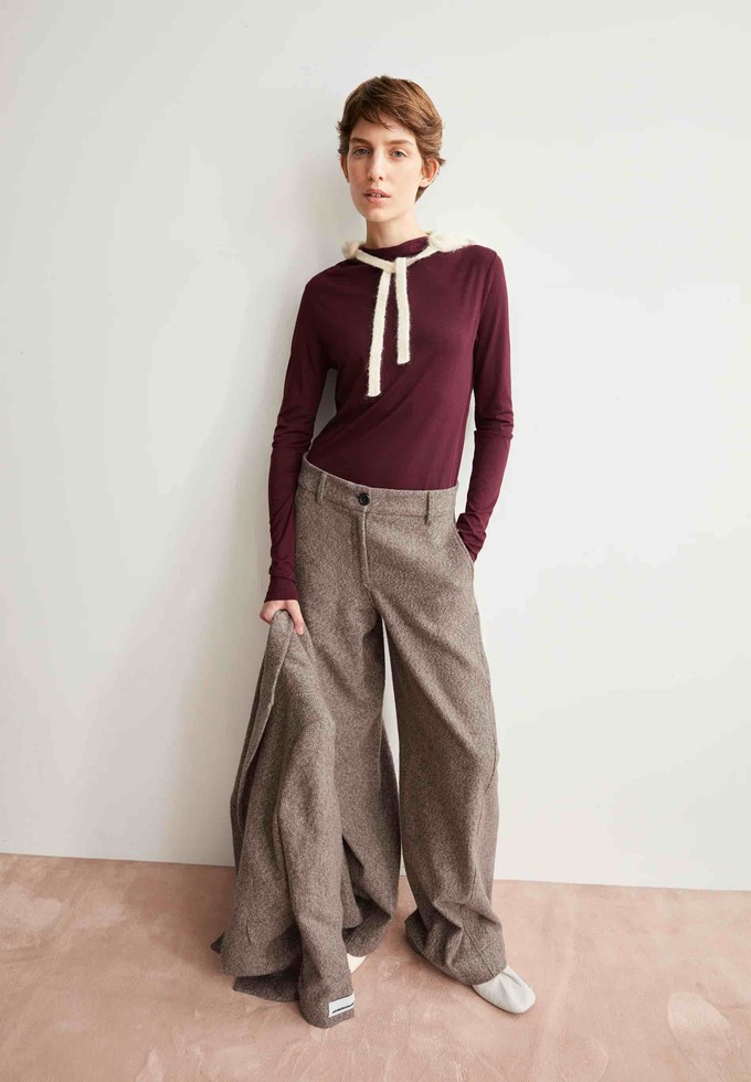 Calunaa coltrui - dark cranberry from Brand Mission