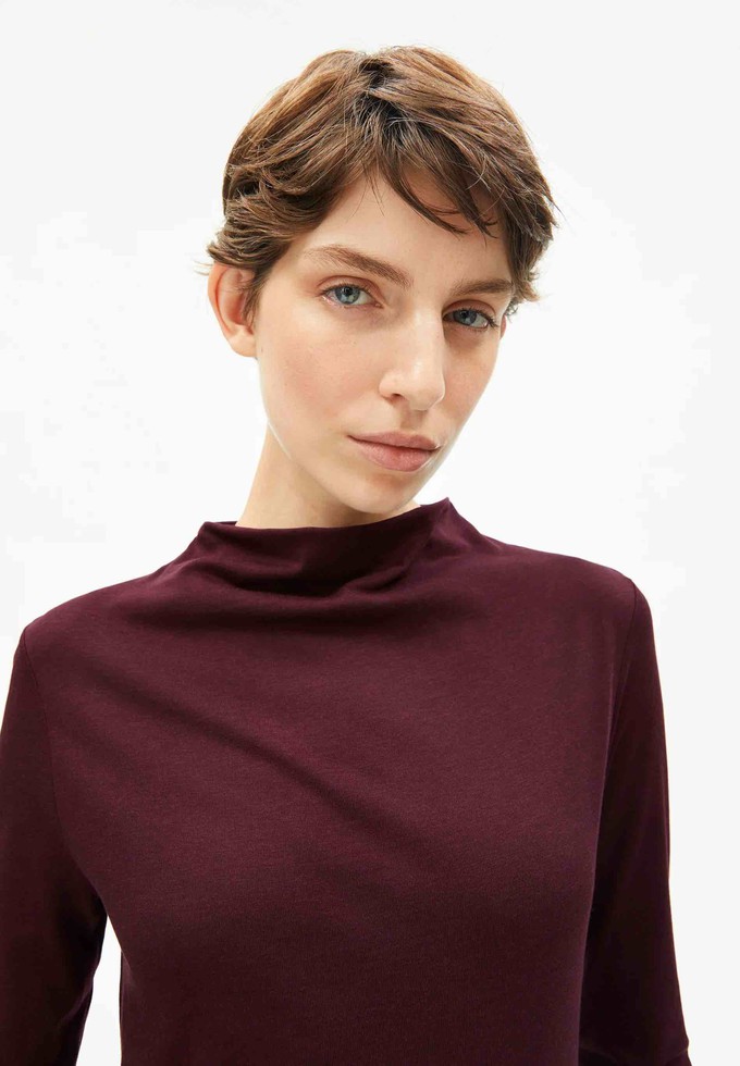 Calunaa coltrui - dark cranberry from Brand Mission