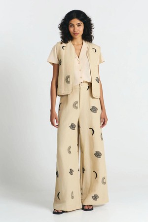 Aneto gilet embroidery - beige from Brand Mission