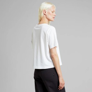 T-shirt vadstena - abstract flowers white from Brand Mission
