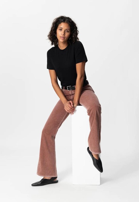 Isy flared jeans - brick from Brand Mission