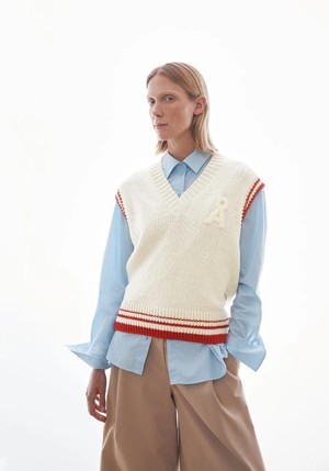 Collage spencer - oatmilk-mars red from Brand Mission