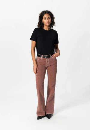 Isy flared jeans - brick from Brand Mission