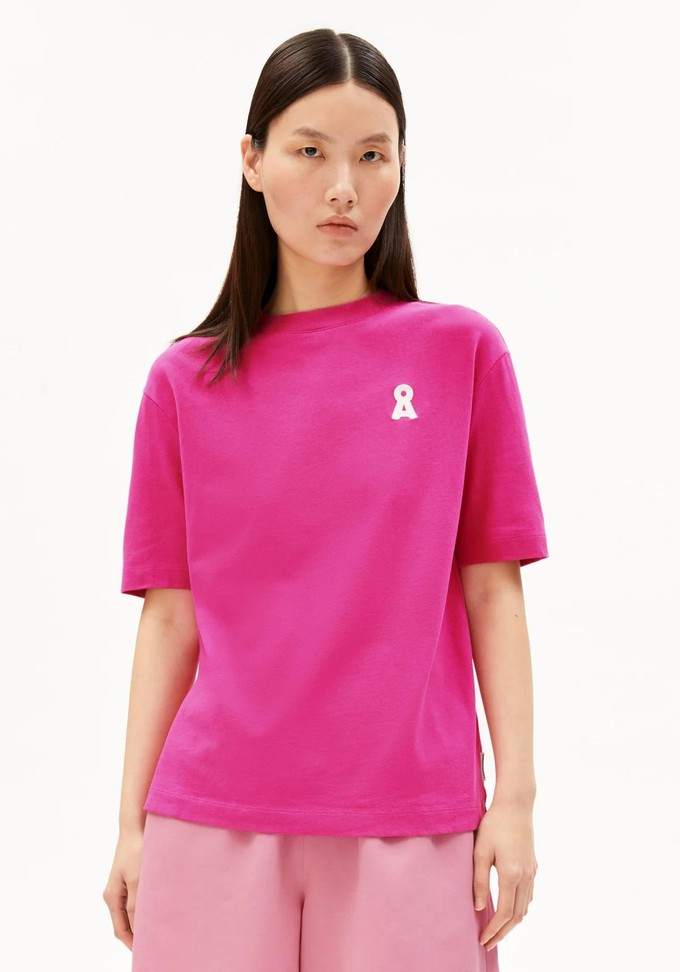 Tarjaa Iconic A t-shirt - very berry from Brand Mission