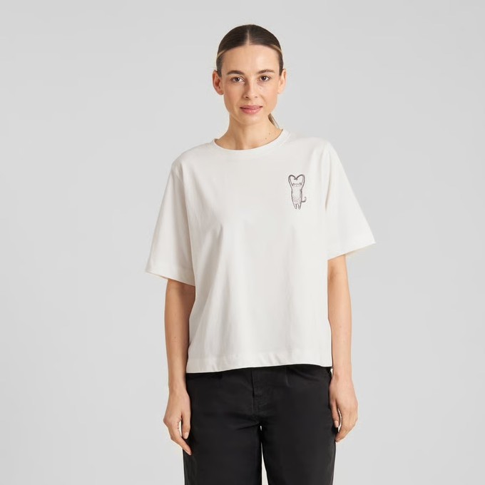 Vadstena t-shirt heart cat - off white from Brand Mission