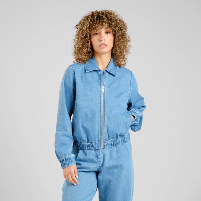 Sunna denim jacket - light blue from Brand Mission