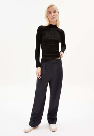 Alaania coltrui - black from Brand Mission