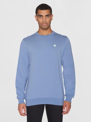 Erik badge sweater - moonlight blue from Brand Mission