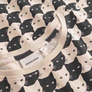 Visby t-shirt pepita cats - Oat white from Brand Mission