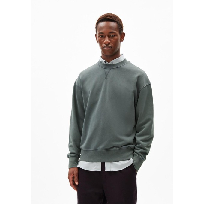 Esaad sweater - gmt dye space steel from Brand Mission