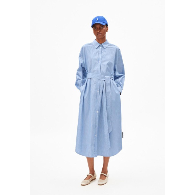 Suriaana jurk - warm blue-white from Brand Mission