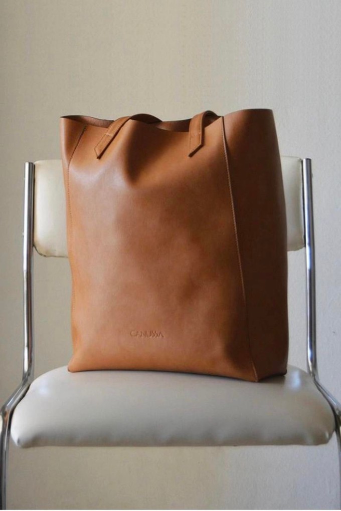 Basic shoulder bag - Camel from CANUSSA