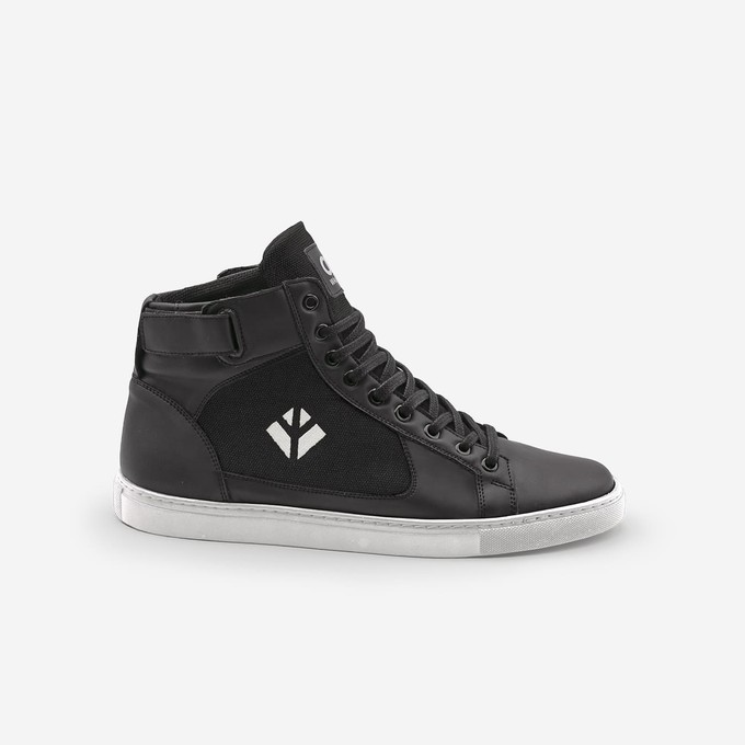 wallace - black white v2 from COG