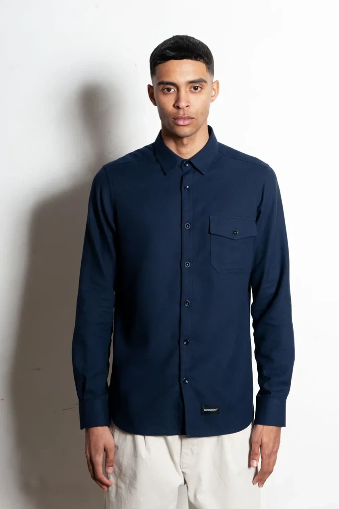 Duurzaam overhemd Hinas | navy blue from common|era sustainable fashion