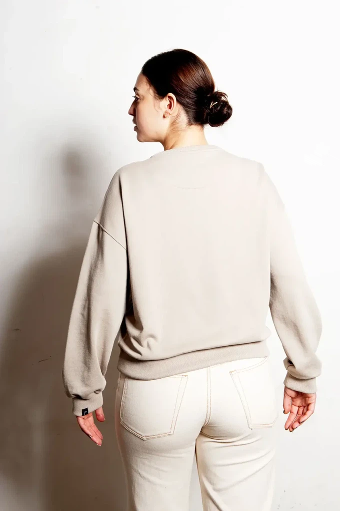 Duurzame sweater Solis | dust from common|era sustainable fashion