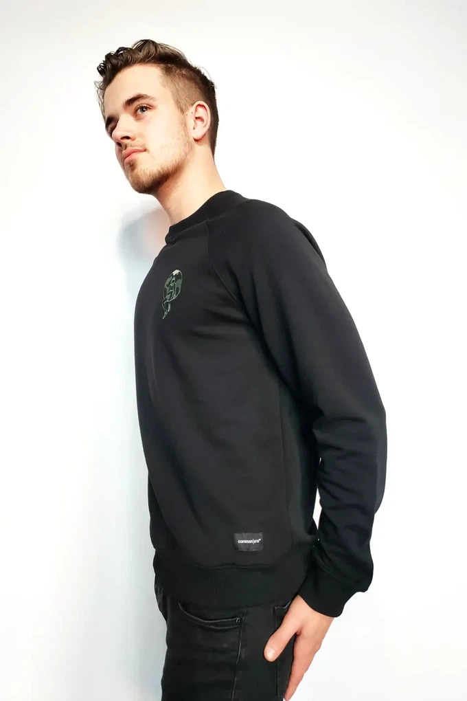 Duurzame sweater Wale | black from common|era sustainable fashion