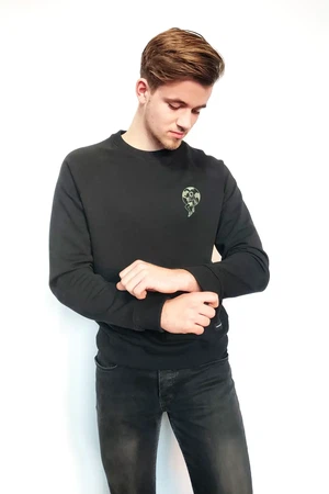 Duurzame sweater Wale | black from common|era sustainable fashion