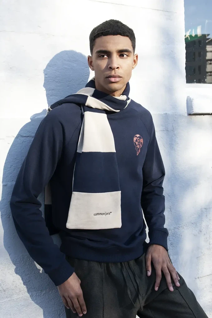 Duurzame sweater Wale | navy blue from common|era sustainable fashion