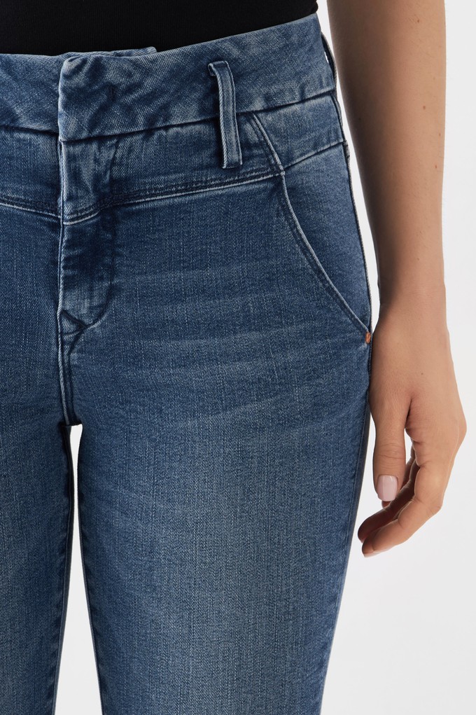 SUN UP Skinny Powerstretch - Design Details - Medium Blue from DAWN Denim SUN UP Skinny Powerstretch - Design Details - Medium Blue from DAWN Denim