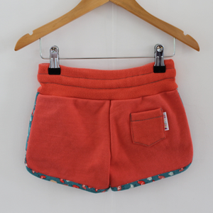 Hotpants zalm met kip from Dress en Les