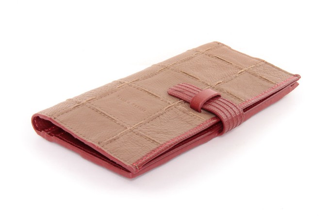 Travel Wallet | Leather & Fire-hose from Elvis & Kresse